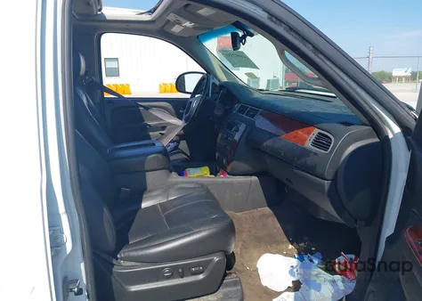 2011 Chevrolet Suburban 1500 Lt1 from USA, damaged, VIN 1GNSKJE35BR126100